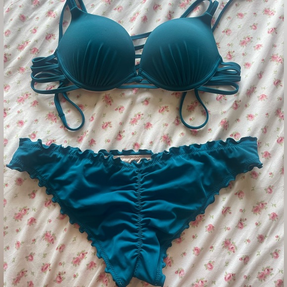 Target swimsuit set - Picture 2 of 3